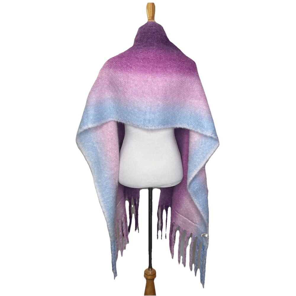 Cato Ombre Blue Purple Pink Fuzzy Blanket Scarf Pockets Fringe One Size - Picture 3 of 6